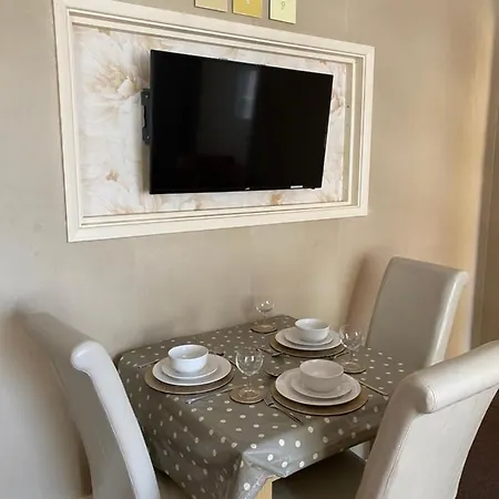 Chomley Flats Apartment