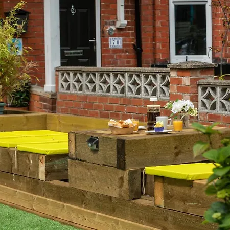 Chomley Flats Apartment