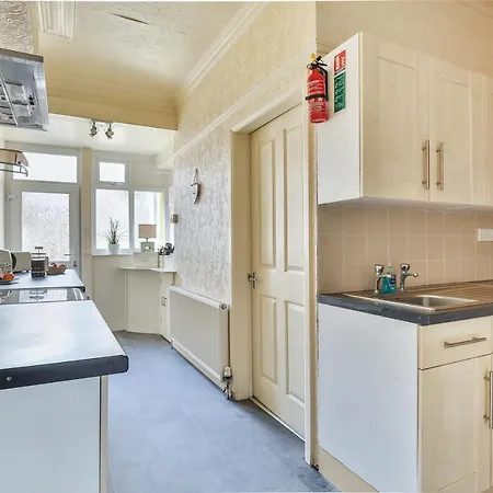 Chomley Flats Apartment